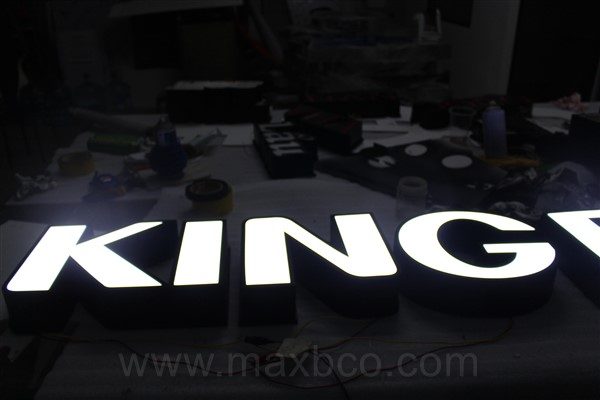 Làm Chữ Nổi Mica Quảng Cáo